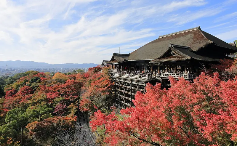 Kiyomizudera giữa tháng 11
